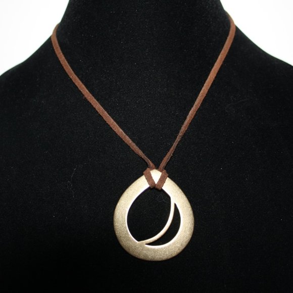 Beautiful brown leather and gold necklace